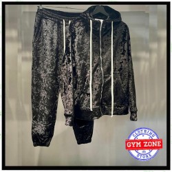 Tuta black ciniglia maculata zip e cappuccio nera